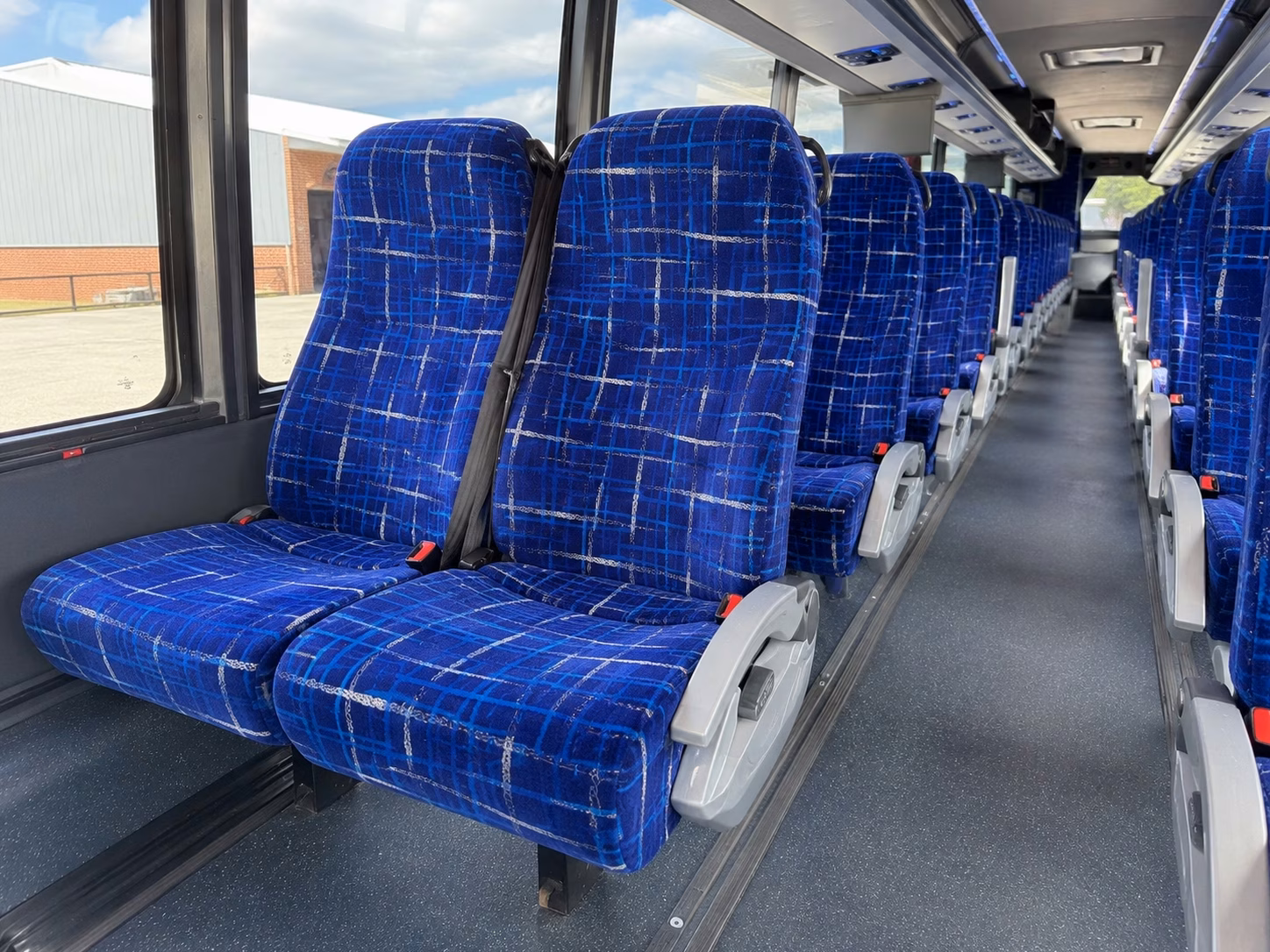 springdale corporate shuttles for northwest arkansas sporting events
